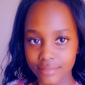 Meet your Posher, Safaa